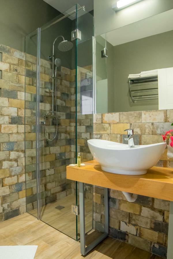 Lake Boutique Apartments & Rooms 마마이아 외부 사진